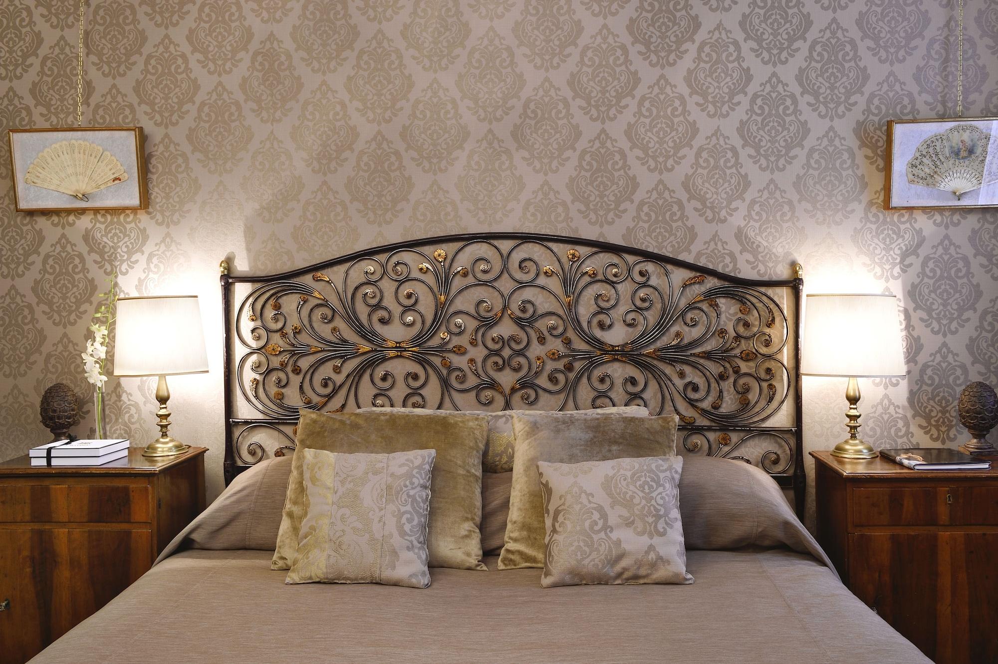 Small Double Room,1433370748:JPEG