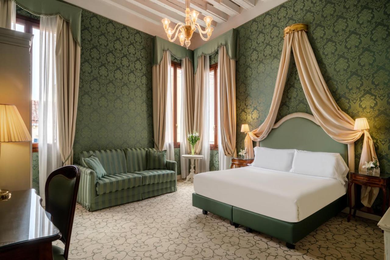 Suite con sofá cama y vistas