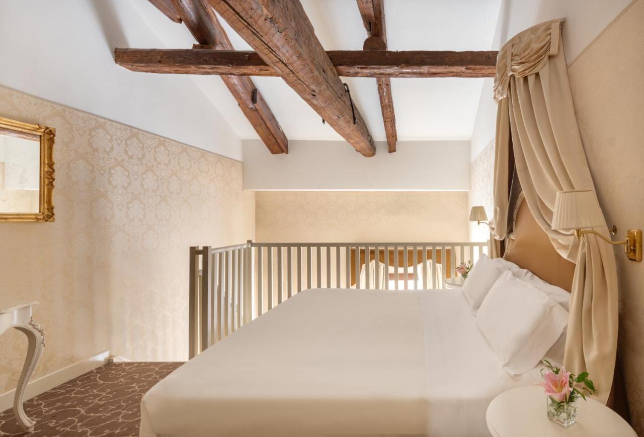 Suite Dúplex con entreplanta y sofá cama