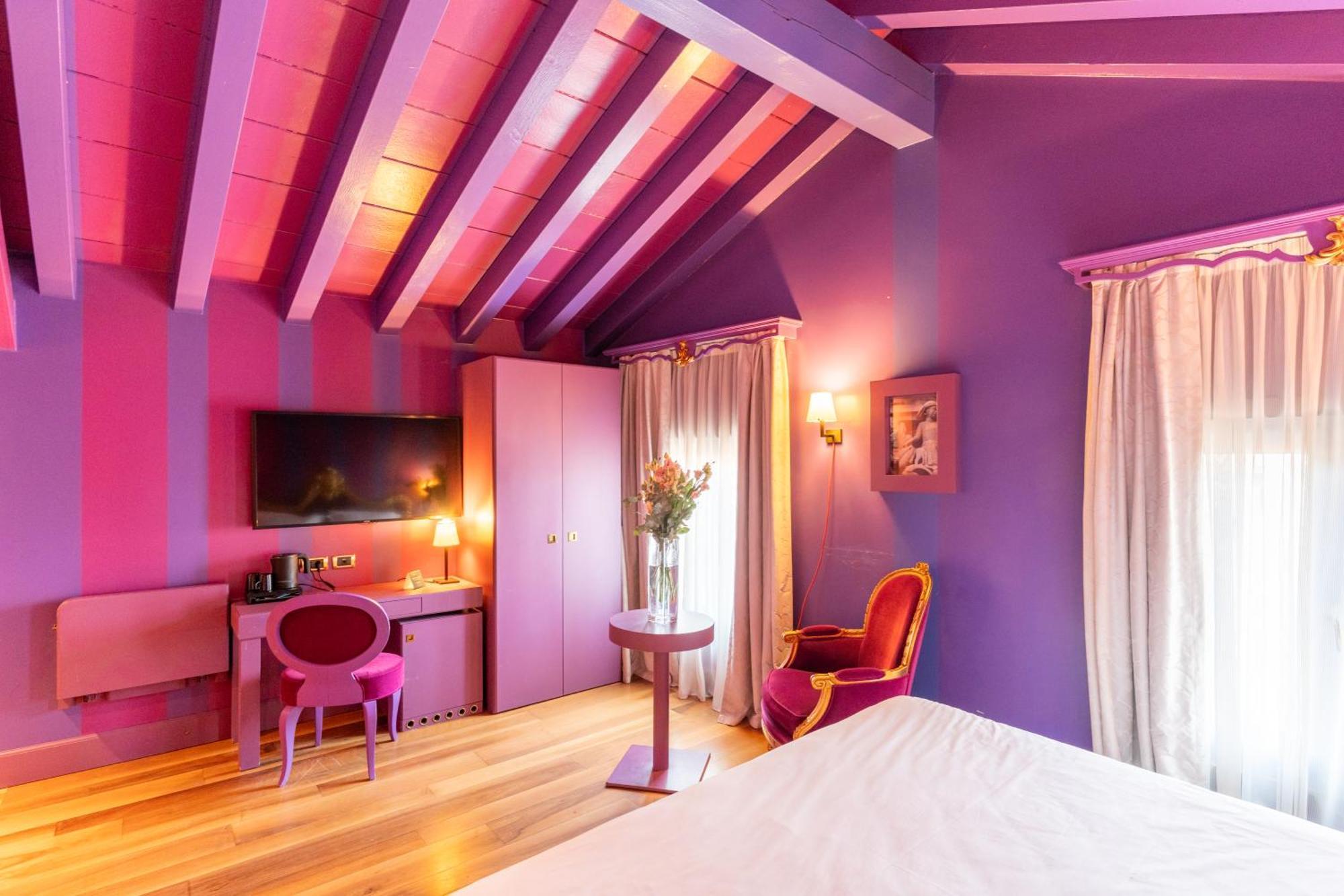 Deluxe Double or Twin Room,1742625563:JPEG