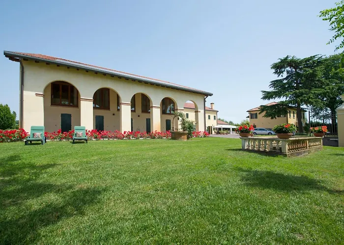 Hotel met zwembad: Hotel Venice Resort Airport