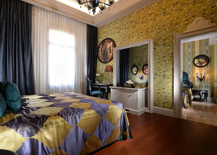 Hotel near College: Hotel Palazzetto Madonna